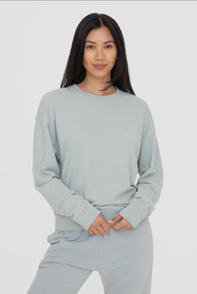  Classic cotton crew neck